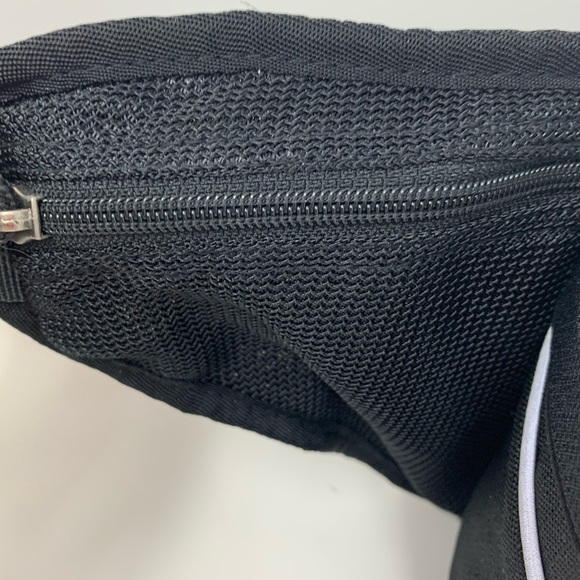 Nike Black Waist Bag with Bottle Holder - Picture 3 of 11